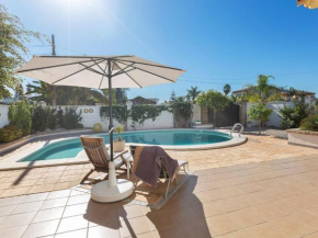 Detached villa with a large private swimming pool